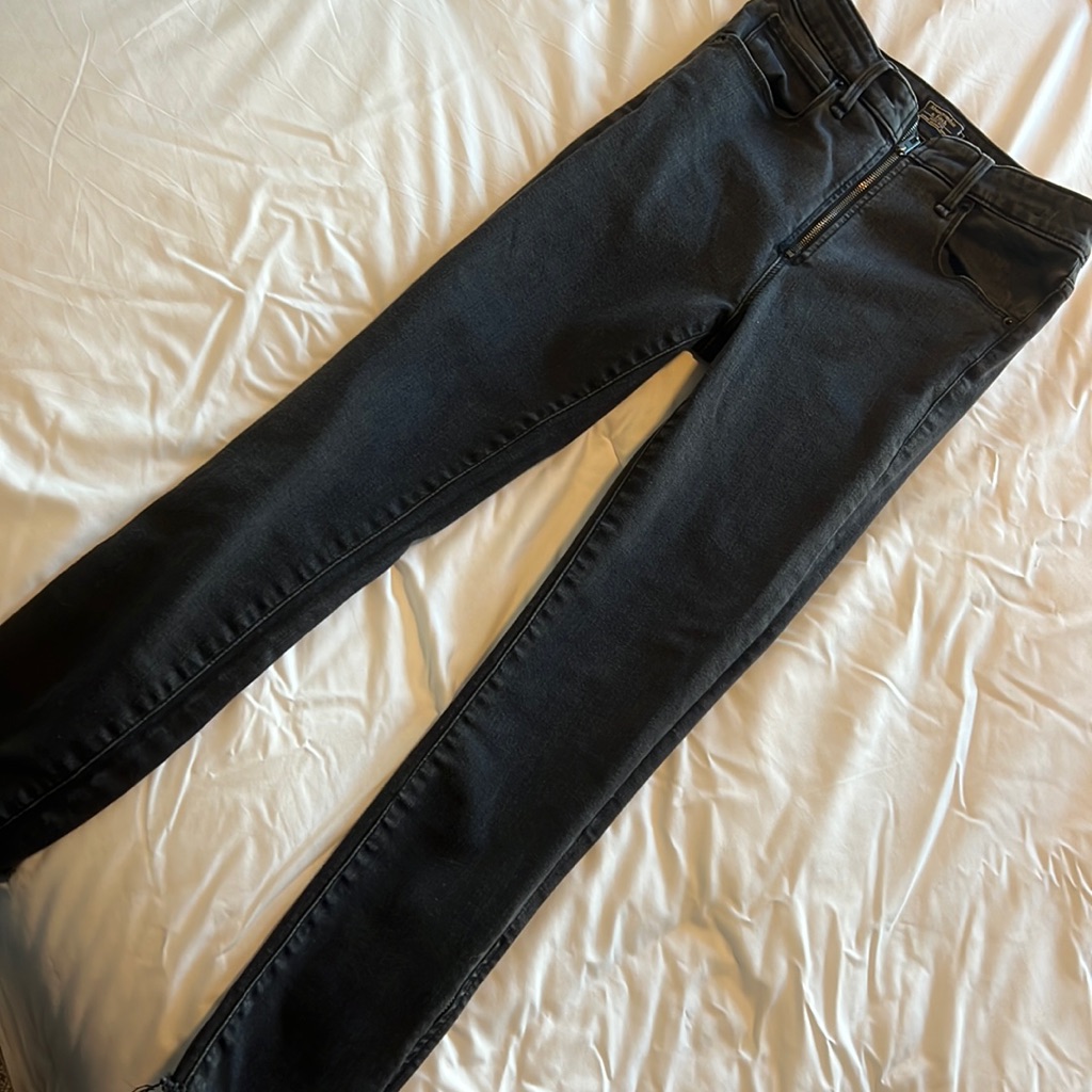 Abercrombie And Fitch 26/2 Skinny Jeans